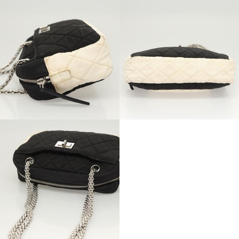 Chanel Matelasse Chain Shoulder Bag - Picture 3 of 6